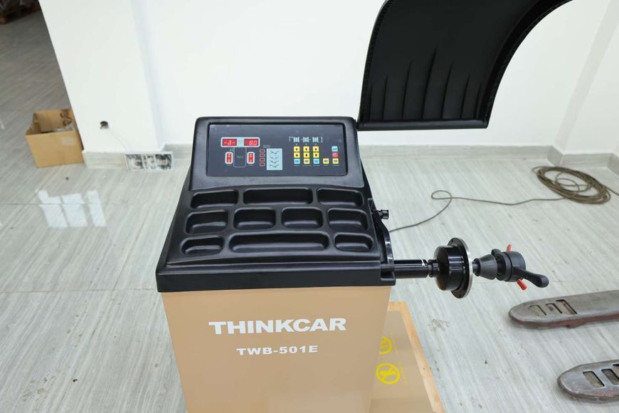 Балансувальний верстат Thinkcar TWB501E (10"-26", 65кг) 11608 фото