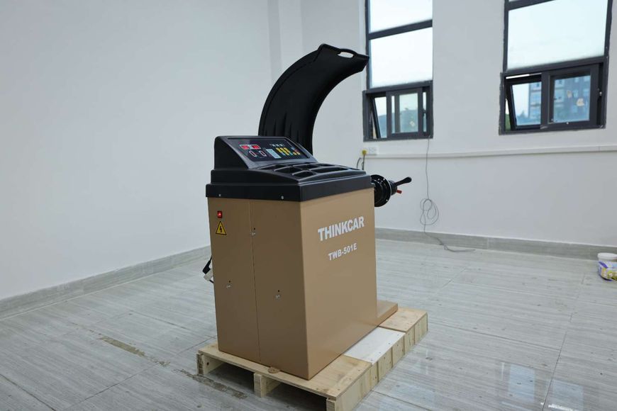 Балансувальний верстат Thinkcar TWB501E (10"-26", 65кг) 11608 фото